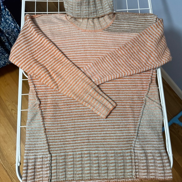 CAbi ombre turtleneck tunic sweater - Picture 3 of 3